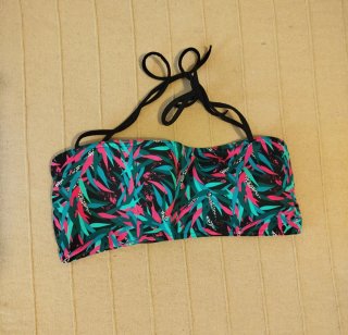 Top bikini estampado tropical