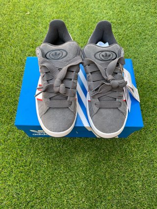Adidas Campus Gris y Rojo