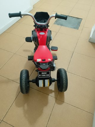 Moto Triciclo BMW Roja y Negra