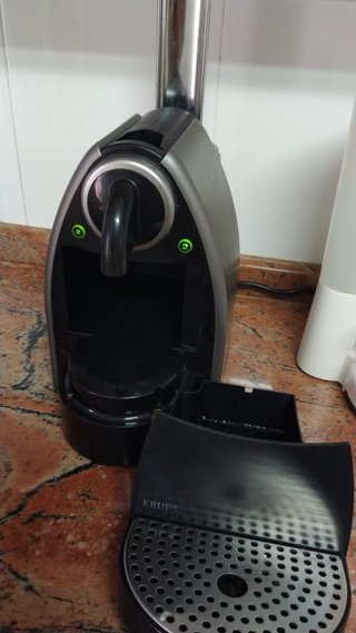 OCASIÓN CAFETERA NESPRESSO AUTOMÁTICA KRUPS