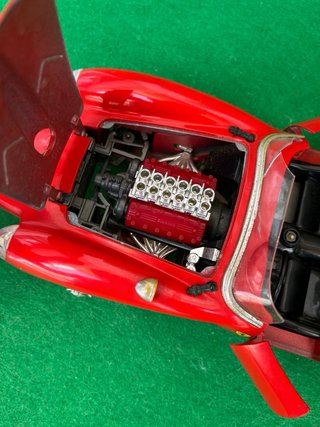 Ferrari 250 Testa Rossa 1957 – Escala 1:18 Burago