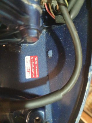 Motor fueraborda Tohatsu 5CV cola larga.