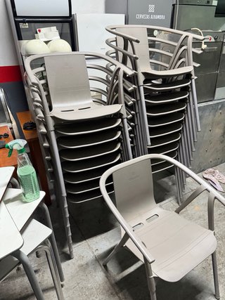 Sillas de terraza/jardín de plástico y metal a 12€