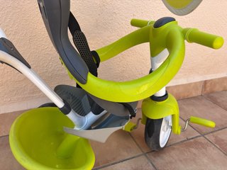 Triciclo Smoby verde con capota