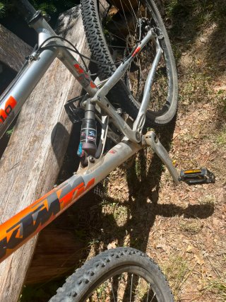 Bicicleta KTM MTB Speed RC doble.