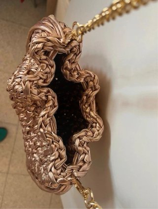 Borsa a tracolla metallizzata oro tendente al rosa