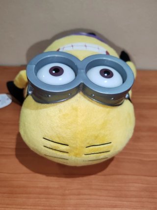 Peluche Minion con bañador