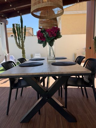 Mesa de jardín estilo nórdico madera y hierro