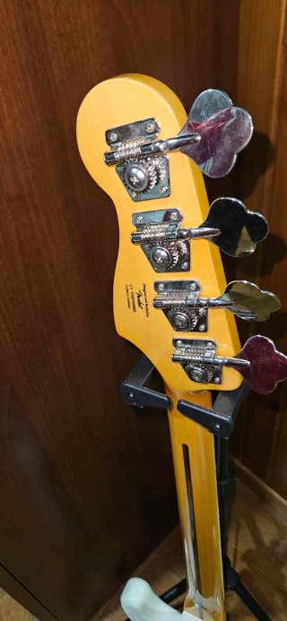 Bajo Squier Classic Vibe Precision Bass