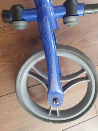Bicicleta sin pedales Globber azul