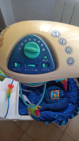 Mecedora Fisher-Price Aquarium Cradle Swing