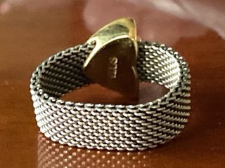 Anillo Tous pez de oro y malla de acero inoxidable