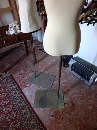 2 Maniquíes Vintage Base Metálica