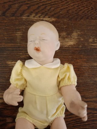 Muñeco antiguo bebé