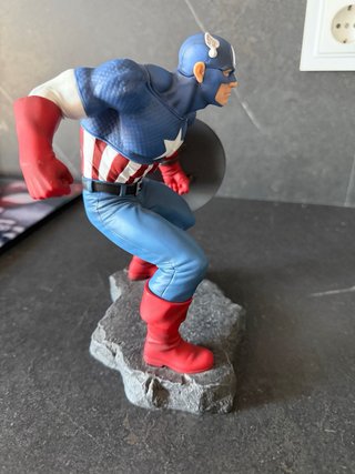 Figura Capitán América Marvel Gallery