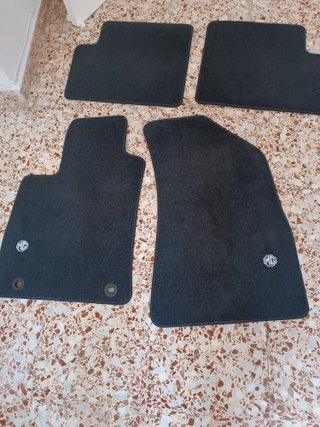 Alfombrillas MG ZS