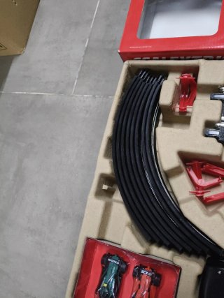 Scalextric Compact Formula Race to Win 1:43
