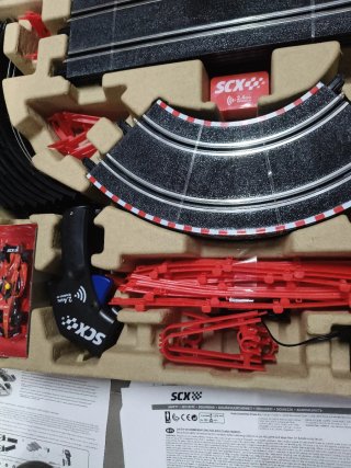 Scalextric Compact Formula Race to Win 1:43