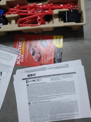 Scalextric Compact Formula Race to Win 1:43