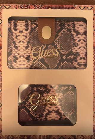 Conjunto de monederos Guess