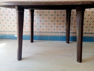 Mesa ovalada de plástico