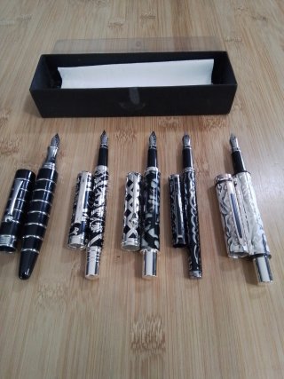 Lote 5 penne stilografiche design moderno