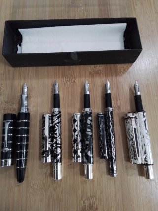 Lote 5 penne stilografiche design moderno