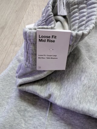Pantalón Nike gris