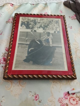 Cuadro de torero enmarcadoi  firmado