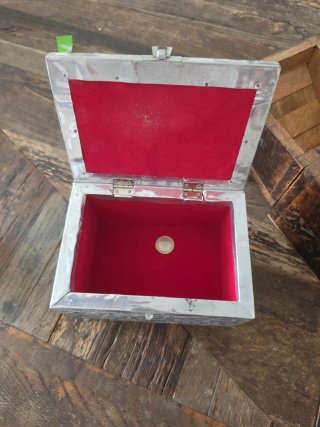Caja metálica decorada elefantes
