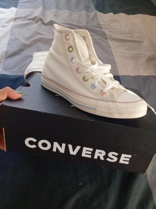 Converse sin estrenar Beige y detalles Multicolor
