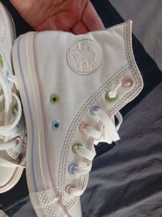 Converse sin estrenar Beige y detalles Multicolor