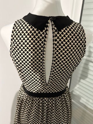 Vestido de verano con estampado de corazones