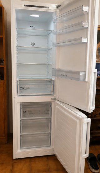 Frigorífico Bosch Combi NoFrost con pantalla