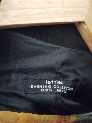 Mono chaqueta pantalón corto negro. Acepto ofertas