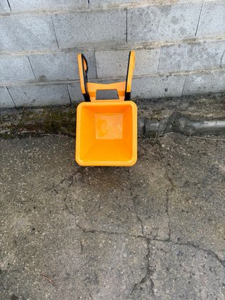 Juguete, Carretilla naranja para niños