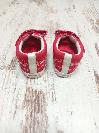 Deportivos rojos para bebé