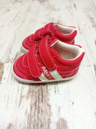 Deportivos rojos para bebé