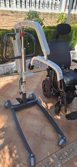 Silla de Ruedas Eléctrica Sunrise Medical Q100