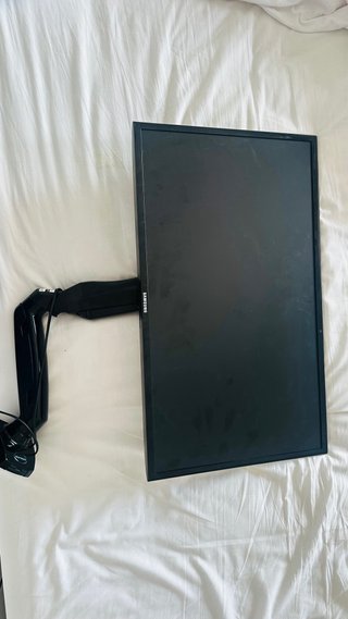 Monitor Samsung 27 Full HD con soporte monitor 360
