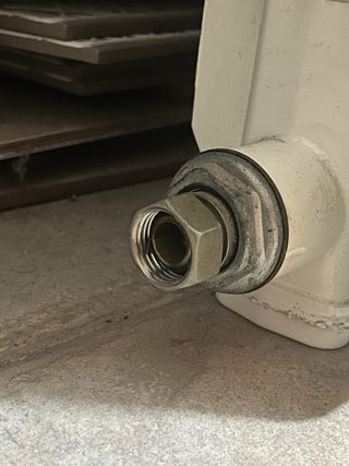 Radiador de pared blanco