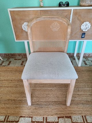 Silla de madera y ratan natural. Nueva