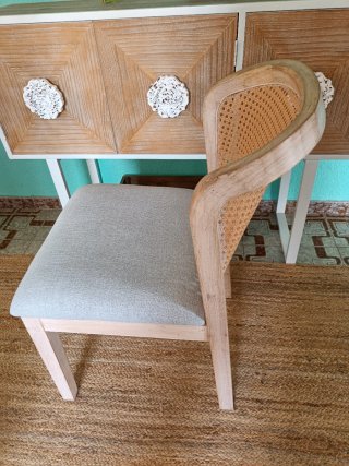 Silla de madera y ratan natural. Nueva