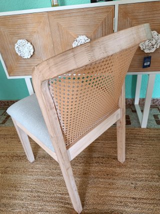 Silla de madera y ratan natural. Nueva