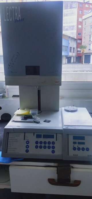 Máquinas laboratorio prótesis dental  por cierre
