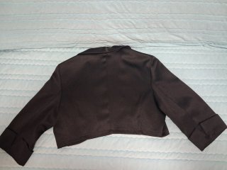 Torera negra elegante