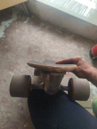 Surfskate 29 con diseño de rayas
