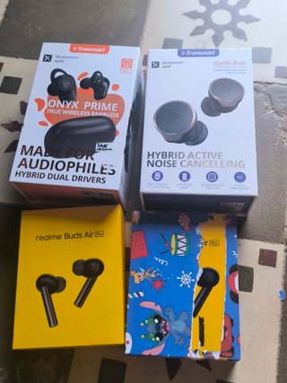 Lote 4 Auriculares Realme y Tronsmart (No funciona