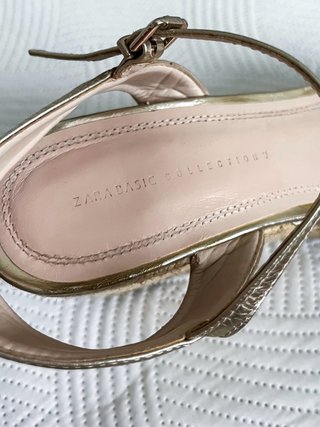Sandalias Zara doradas plataforma esparto T42