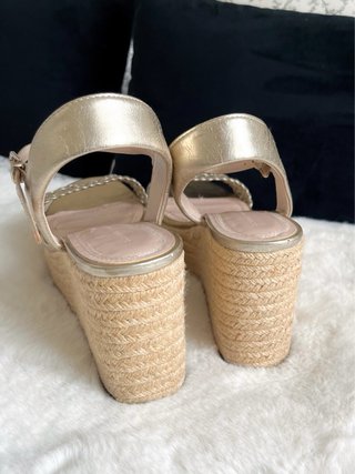 Sandalias Zara doradas plataforma esparto T42